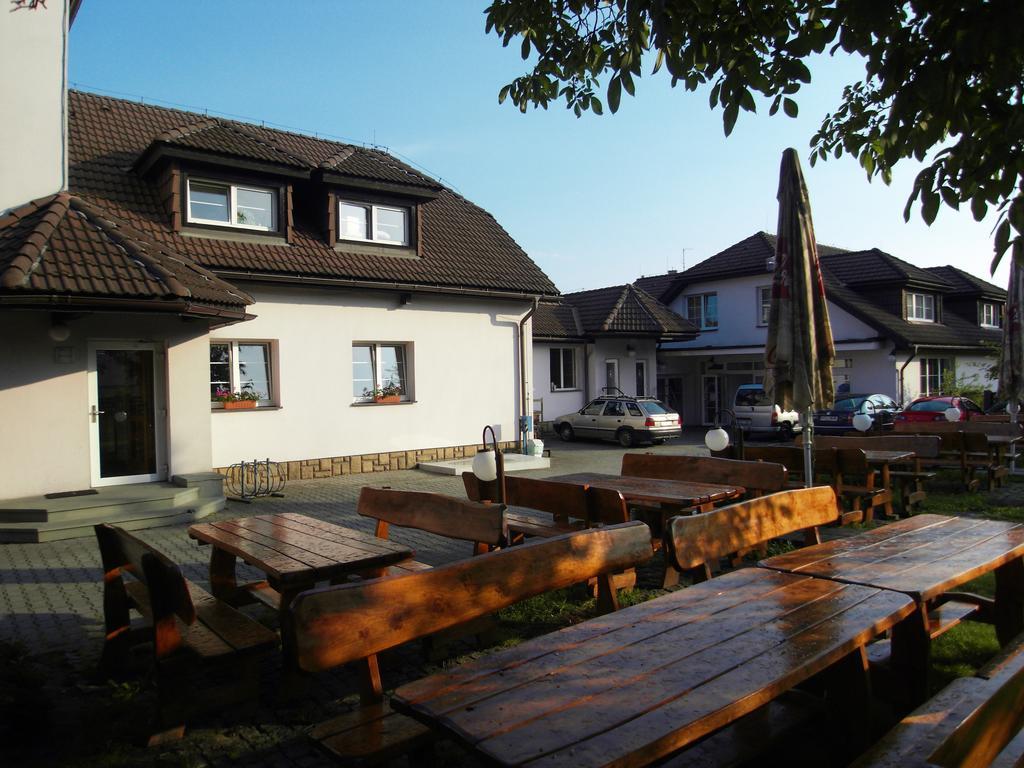 Penzion A Restaurace U Veterana Frenštát pod Radhoštěm Zewnętrze zdjęcie